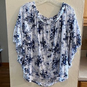 Time and Tru top, white with blue flowers, M, 8-10, Rayon/Spandex